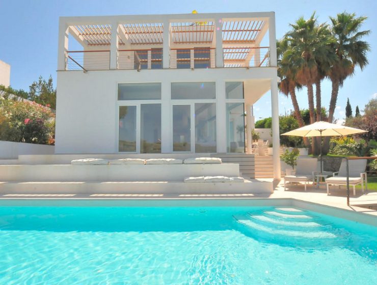 Spacious villa Illasa with contemporary design