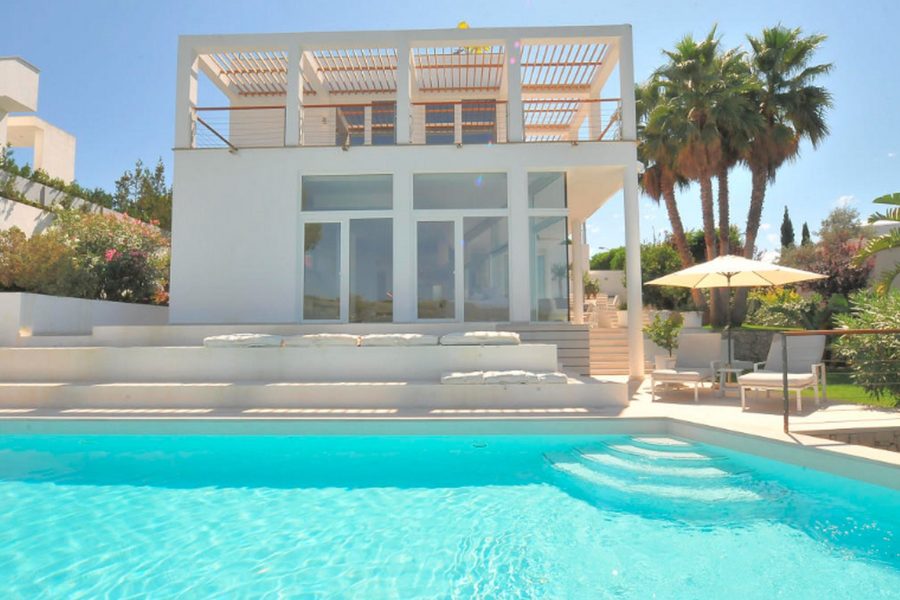 Spacious villa Illasa with contemporary design