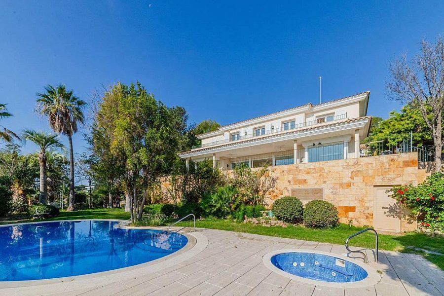 5BR house in Sitges beautiful views